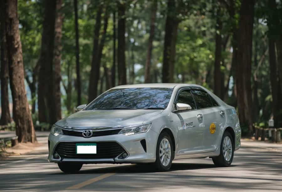Phuket: Private Car at Disposal within Phuket - Space, comfort, and a driver who stays focused on your plan