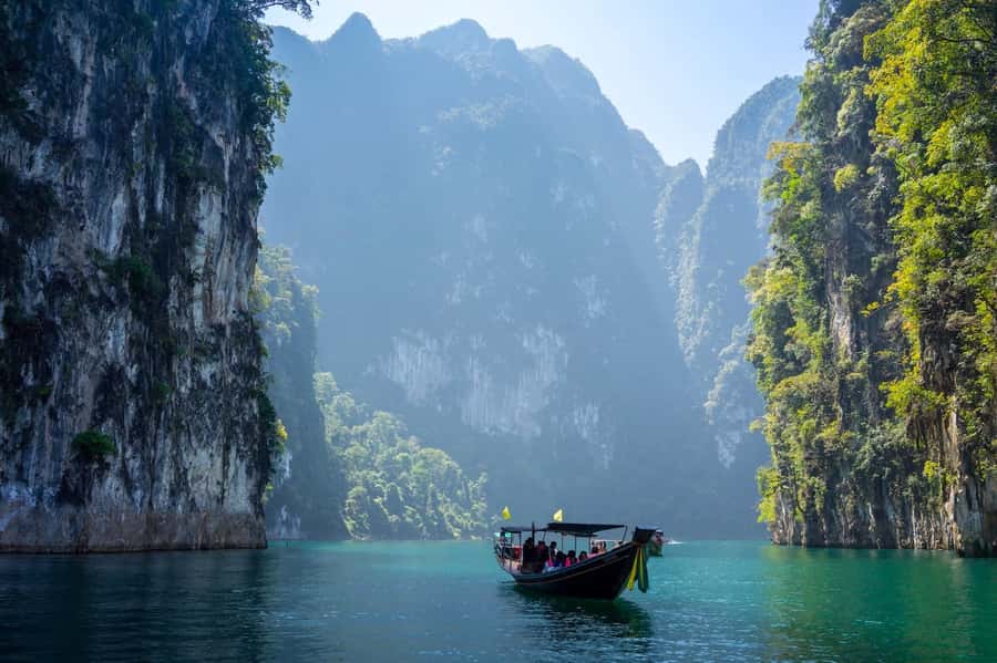 Phuket: Private Day Trip Khao Sok w/ Lake Boat Tour & Lunch - Swimming in emerald waters and the raft-house lunch break