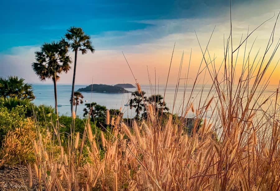Phuket: Private Night Tour with Laem Phrom Thep Sunset - Kanchanaphisek Lighthouse: A Royal Detail With Real Atmosphere