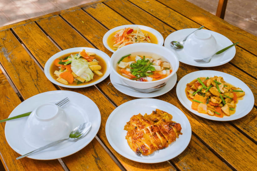 Phuket: Racha and Coral Islands Speedboat Trip with Lunch - Coral Island Photo Stop and Guided Visit (Then You Get to Choose Relax Mode)