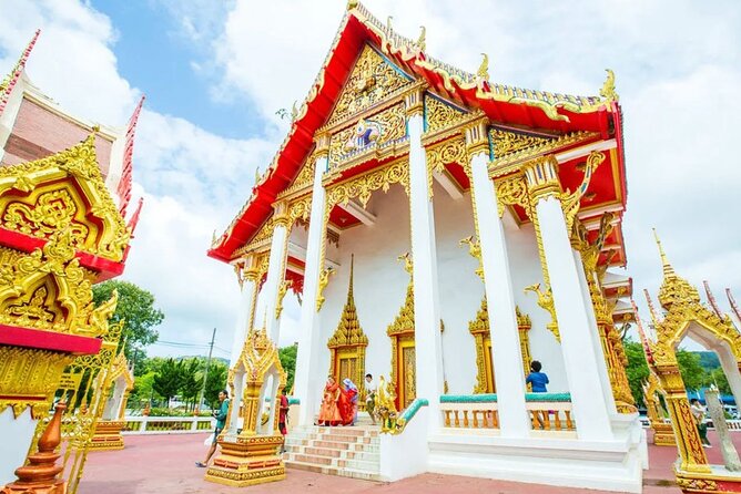 Phuket Real City Tour with Rum Cocktail - Wat Chalong (Chaithararam): a cultural pause with clear time limits