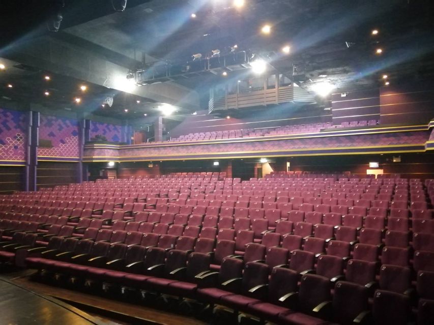Phuket: Simon Cabaret Show Entry Ticket - Venue comfort and practical comfort points for your night
