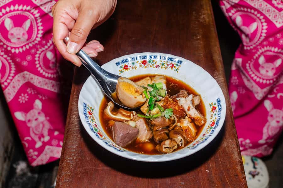 Phuket: Southern Flavours Food Tour with 15+ Tastings - Meeting at Ranong Main Market: Your Orientation Without the Guesswork