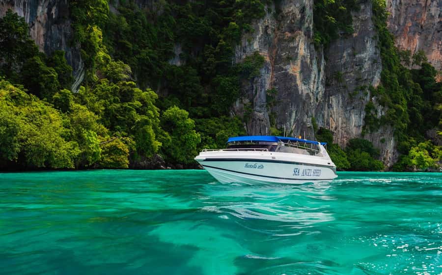 Phuket: Speedboat Day Trip to Phi Phi and Maya Bay - Maya Bay: the movie fame, but plan around closure
