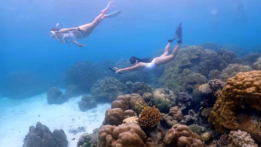 Phuket : Surin Island by Speedboat - The Moken community visit: more than a photo stop