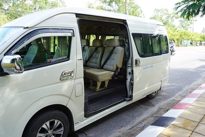 Phuket VIP Mini Van Hire Including Tour Guide - The real service on the ground: driver help, and when a guide matters