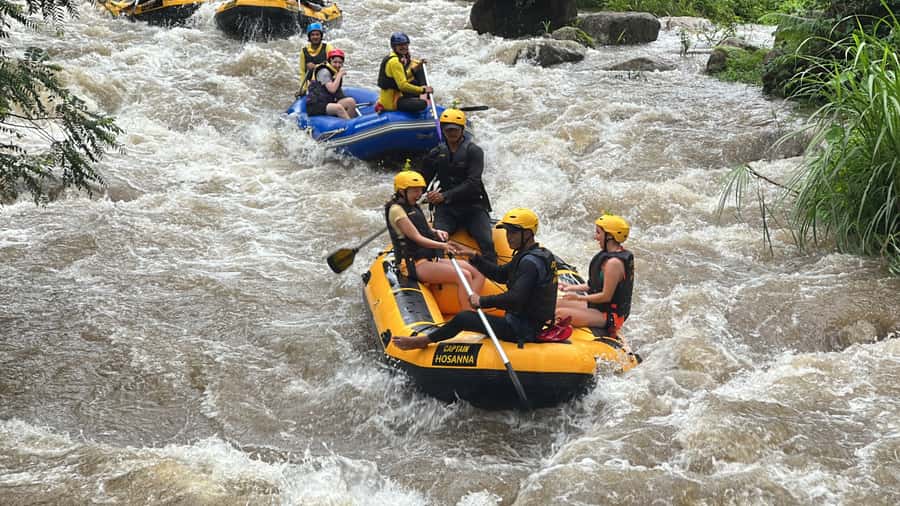 Phuket: White Water Rafting in Phang Nga (Early Bird) - Song Phraek rafting: 5 km of thrills with a likely crowd reality check