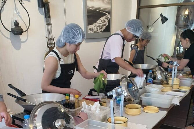 Phuketian Cooking Class With Market Tour - Key highlights at a glance
