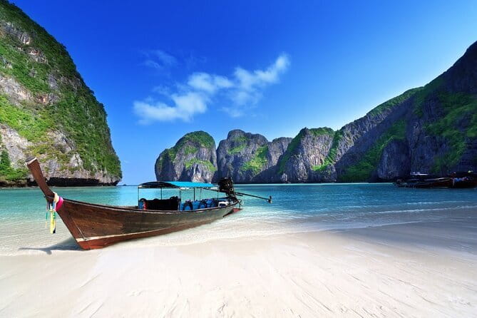 Premium Phi Phi Ferry: Island Tour & Lunch - Lunch on Phi Phi Don: Thai and Indian Buffet at 1:00 PM