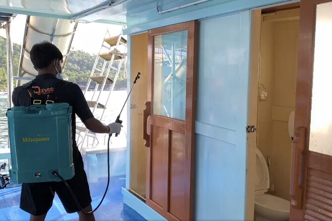 Premium Snorkel Tour to the Bays of Koh Tao onboard the Oxygen - What your $44.92 covers (and what you’ll pay on arrival)