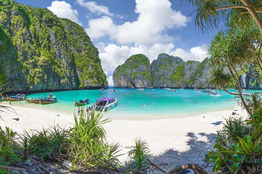 Premium Trip From Phuket: Phi Phi, Maya Bay & Khai Islands - Khai Islands: white sand and a clean-water finish