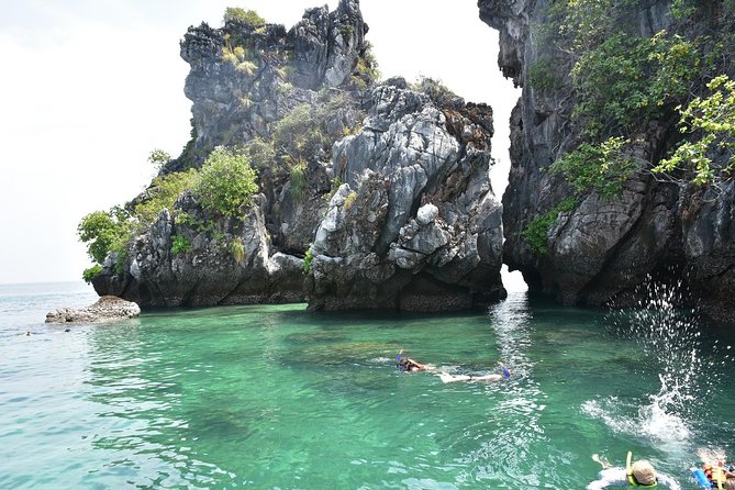 Private 4 Island Speed Boat Tour from Krabi - Stop 3, Tup Island: sandbar walking and the classic “wow” moment