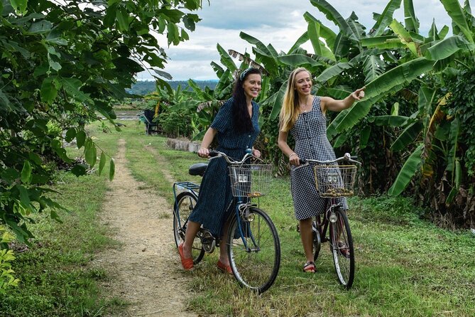 Private Bicycle Tour to Chiang Mai and Thai Cooking Class - Key highlights at a glance