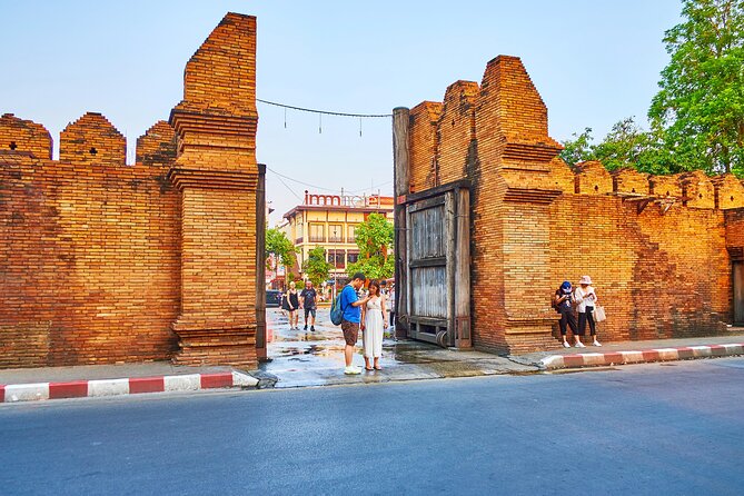 Private Chiang Mai Old City Half Day Tuk Tuk Tour - Wat Phra Singh: Northern-Style Architecture on Display