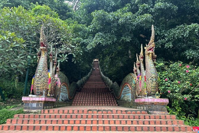 Private Day Tour Doi Suthep Temple and Handicraft Center - Private van days: the real value is control