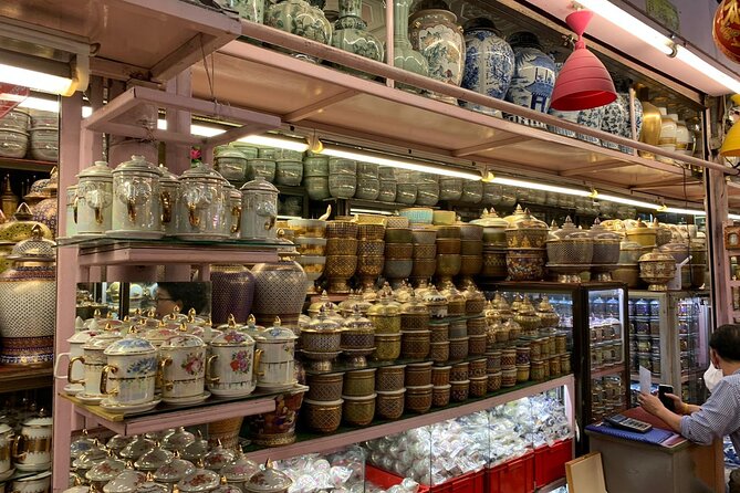 Private Exclusive Guided Chatuchak Weekend Market Shopping Tour - Shop smarter: cash, backpack position, and checking what you buy