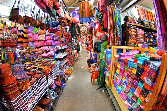 Private Exclusive Guided Chatuchak Weekend Market Shopping Tour - Getting picked up: the Wang Thonglang start time rhythm