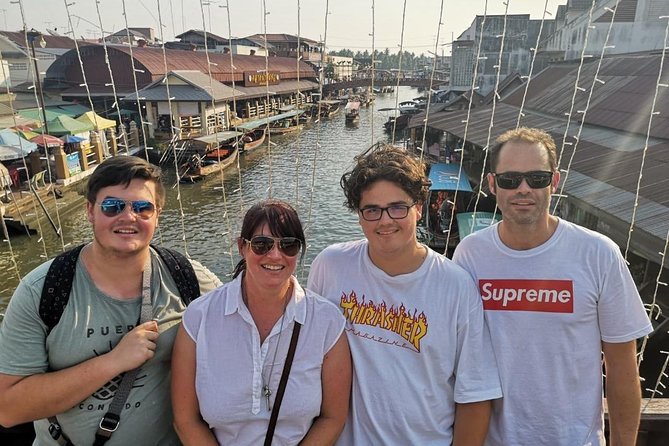 Private Excursion to Maeklong Railway & Amphawa Floating Markets - Amphawa Floating Market: longtail boat food and easy wandering