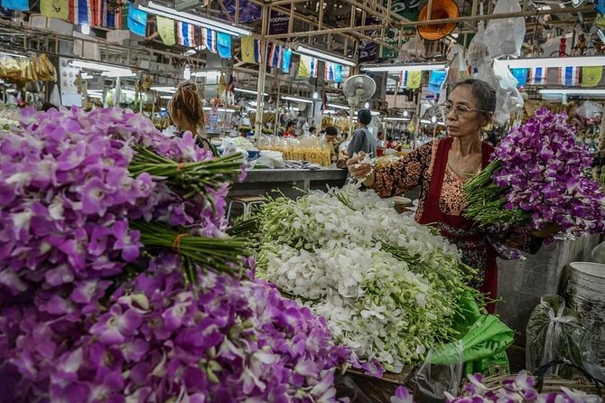 Private Fullday Bangkok Sightseeing Tour - Wat Benchamabophit (Marble Temple) and Ratchadamnoen Klang Road: a finishing touch that feels local