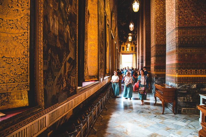 Private Grand Palace and Temple of Emerald Buddha & All Bangkok Highlights - Temple stop 1: Wat Traimit and the 5.5-ton Golden Buddha