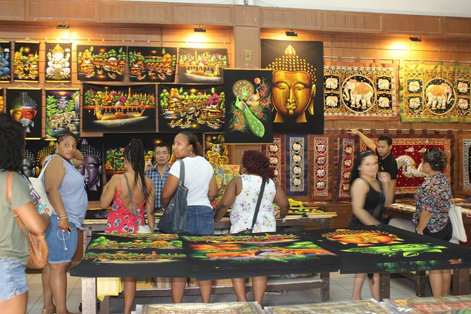 Private Guided Tour to Train Market and Damnoensaduak Floating Market - Damnoen Saduak Floating Market: Canal Life Plus a Longtail Boat Ride