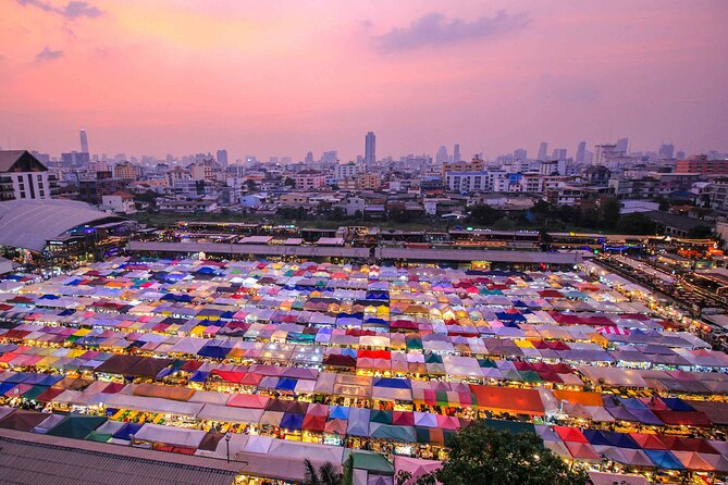 Private Guided Tour to Train Market and Damnoensaduak Floating Market - Guide Quality and What to Ask on the Spot