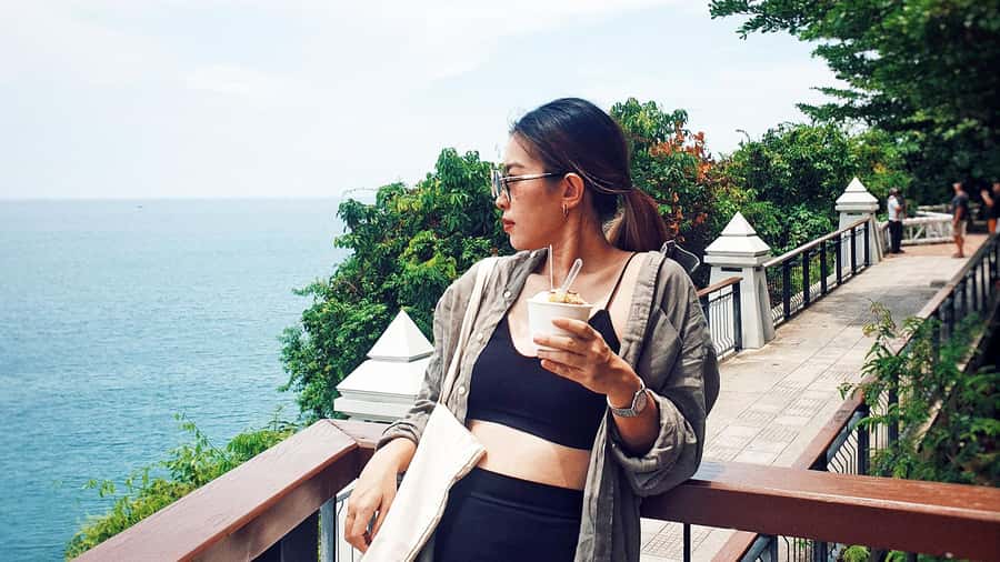 PRIVATE ISLAND TOUR VIP AROUND KOH SAMUI FULL DAY EXCURSION - Hin Ta & Hin Yai Rocks: The Grandparents Behind the Classic Story
