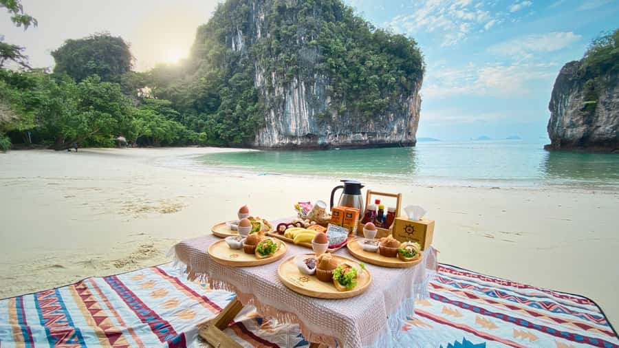 Private Krabi Sunrise to Hong Islands by Luxury Vintage Boat - 5:00 AM Pickup And The Luxury Long-Tail Advantage
