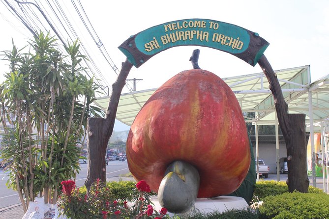 Private local city tour with english speaking driver - Why a private Phuket city day makes sense