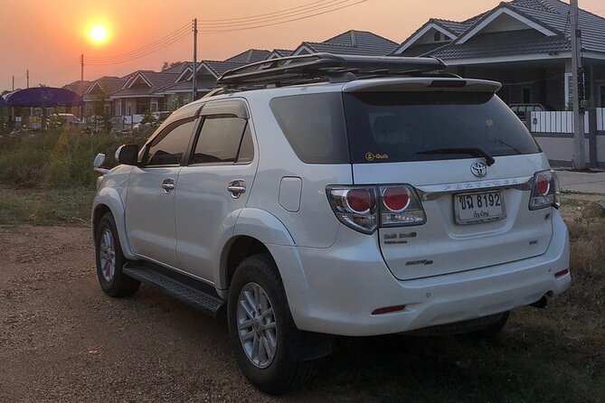 Private Luxury Car rental + English speaking driver: - Building Your Own Route Across Chiang Mai and Beyond