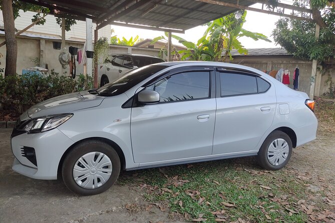 Private Luxury Car rental + English speaking driver: - Temple and Town Stops: Better Than Rushing Between Photos