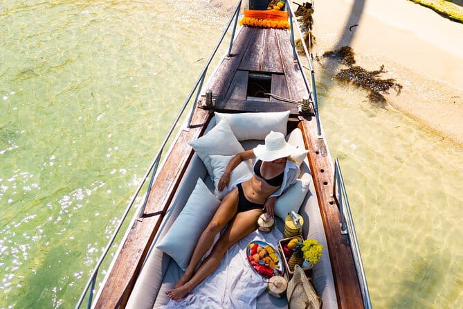 Private Pig Island & Koh Taen Luxury Longtail Tour - Boat Comfort, Crew Care, and the Small Details That Matter