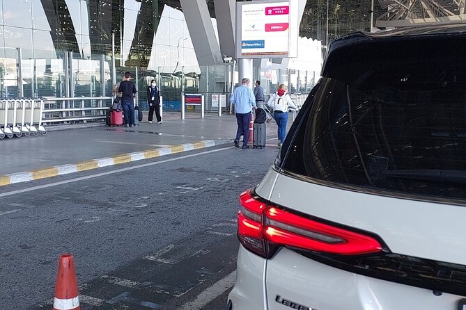 Private Shuttle SUV Bangkok From or To Airport - The ride experience: private SUV comfort, safe driving, and quick coordination