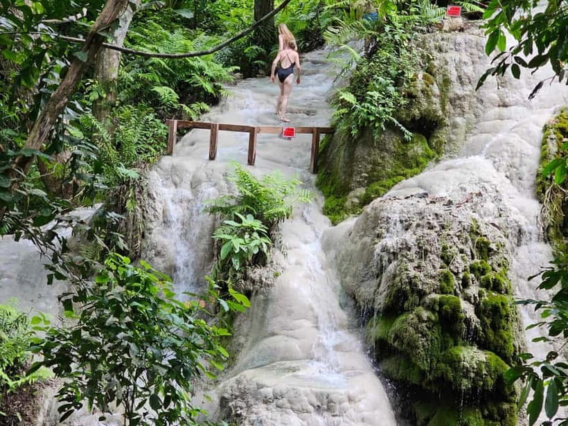 Private : Sticky Waterfall & Secret Temple & Karen Village. - The short hike to the Seven-Colored Fountain source