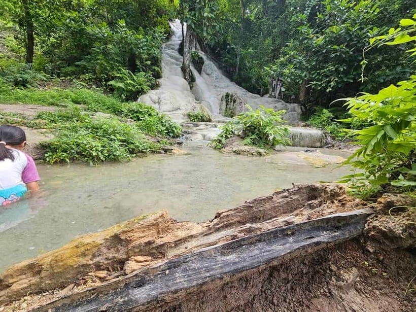 Private : Sticky Waterfall & Secret Temple & Karen Village. - Lunch in Chiang Mai: fuel with local flavor, not tourist filler