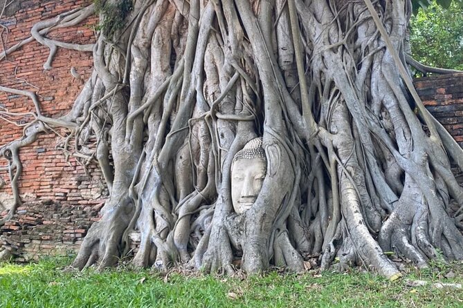 Private tour : A day in a life to visit Ayutthaya with authentic local lunch - Stop 3: Wat Na Phra Meru Rachikaram and a Buddha in royal dress