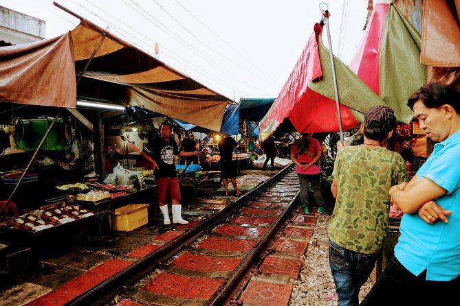Private Tour: Amphawa Floating Market & Maeklong Railway Market - The Amphawa Riverboat ride: wooden homes above the water