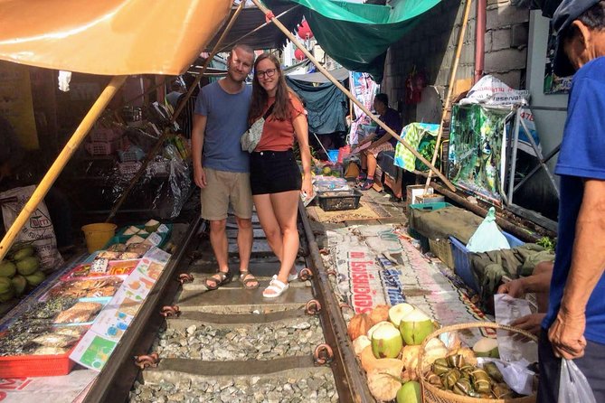 Private Tour: Amphawa Floating Market & Maeklong Railway Market - Picking the right day and making it feel easy