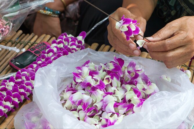Private Tour : Bangkok Night Private Tuk Tuk Tour and Street food - Pak Khlong Flower Talat: the flower market you can feel