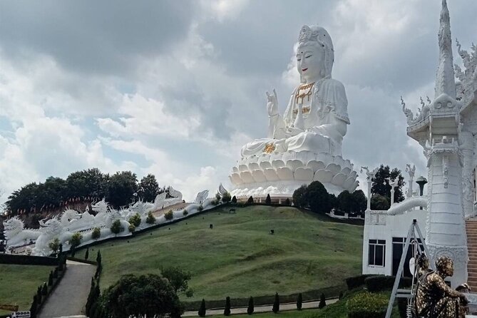 Private Tour Chiang Rai 3 Wonderful Temples & Lalitta Cafe - Rainbow Temple Option: When You Want to Swap the Mountain Experience