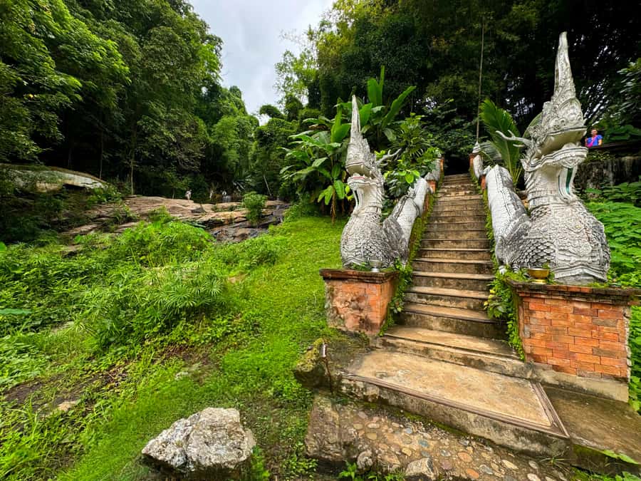 Private tour Chiangmai , Explore hidden gems Lanna temple - Private Guide Experience: Why Eddie’s Explanations Matter