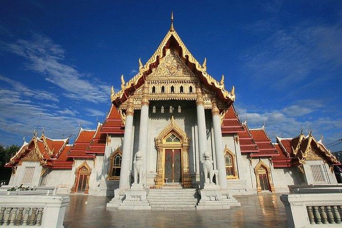Private Tour: Damnoen Saduak Floating Market and Bangkok City Temples - Why this tour feels worth the money at $174.95
