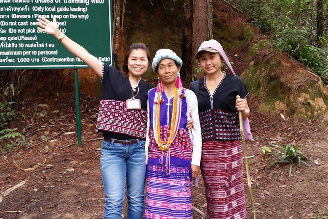 Private Tour Guide: Independent Guide & Team in Chiang Mai - Who’s Showing You Chiang Mai: Chayanisa (Lanna) and a Guide Who Reads the Group