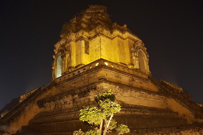 Private Tour: Sightseeing City walking Tour - Wat Phra Singh: finding meaning through Phra Buddha Sihing