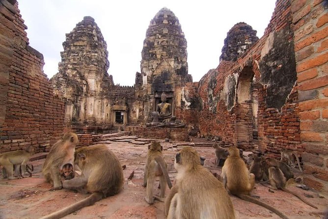 Private tour to Ayutthaya and Lopburi Monkey Temple (from Bangkok) - Wat Phra Si Sanphet and Ayutthaya Palace Ruins: Where the Siam Capital Still Feels Big