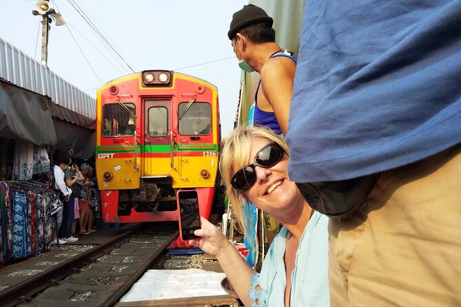 Private tour to Floating & Railway markets (multi-lang: EN ZH ES IT FR DE) - The farm or temple add-on: choose your kind of calm