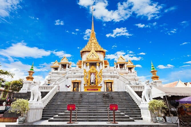 Private Tour to Maeklong Train Market and Floating Market - The guide and driver vibe: friendliness helps you move smarter