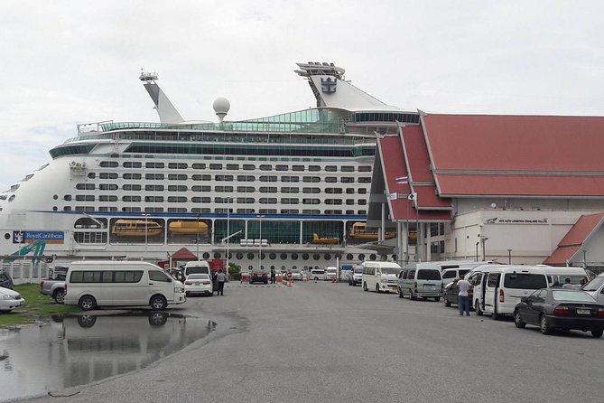 Private Transfer Laem Chabang/Bangkok - Your Toyota sedan ride: comfort, seating, and luggage rules