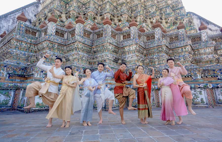 Professional Thai Costume Photography at Wat Arun, Bangkok - Costume Plan: Rent Nearby or Add It at Booking