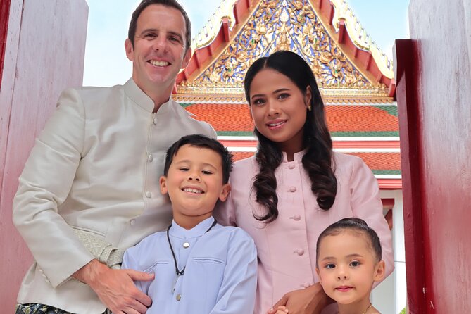 Proposals in Thai Costume with Photoshoot - Stop 2: Wat Ratchaburana Ratchaworawihan and the merit-making pause